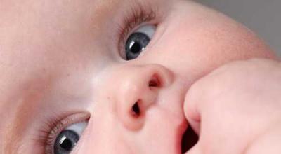 Ребенок в первый месяц своей жизни — важные особенности развития и правильный уход Малыш 1 мес